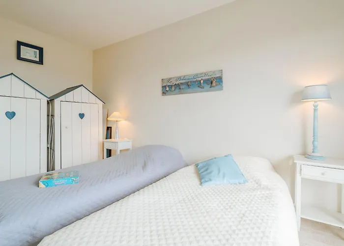Apartment Le Parc De La Ronceray 7 - L\'Horizon By Interhome