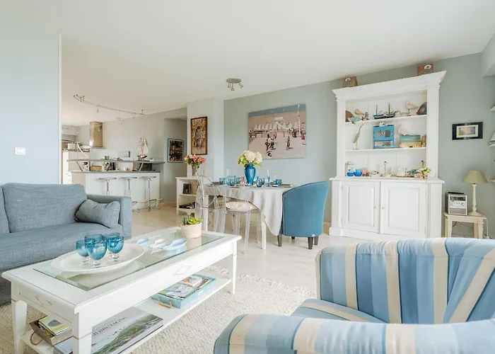 Apartment Le Parc De La Ronceray 7 - L\'Horizon By Interhome