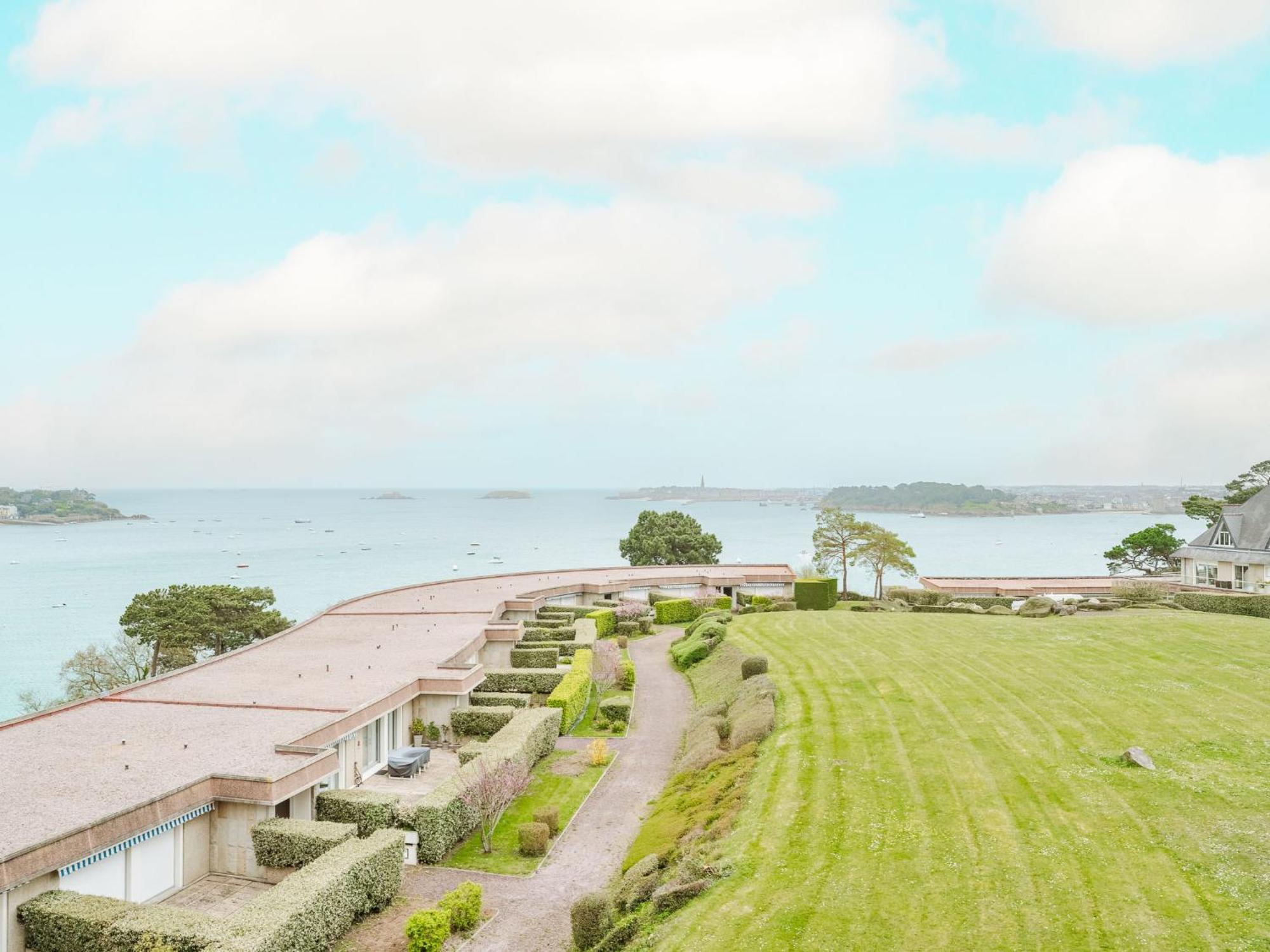 Appartement Le Parc De La Ronceray 7 - L'horizon By Interhome Dinard